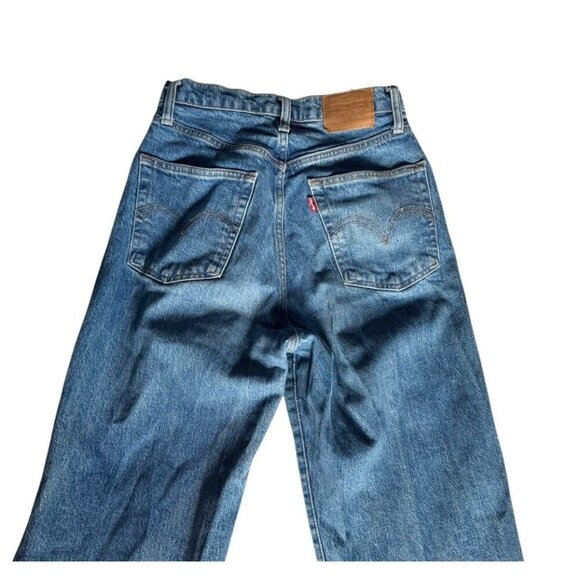 Levi's Womens Sz 27 Ribcage Straight Medium Wash Button Fly Denim Jeans - Picture 9 of 11